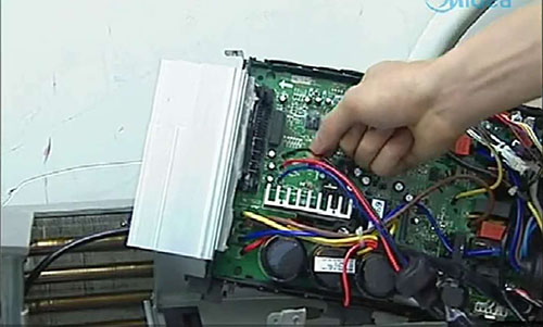 凌云美的空调电话是多少